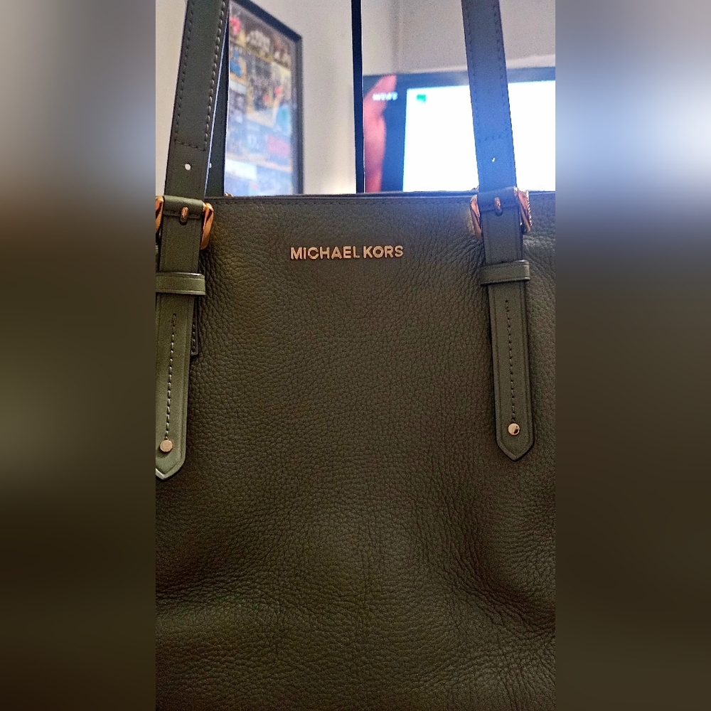 Authentic Michael Kors Lg Aria Pebble Leather Tote Purse In Olive Green